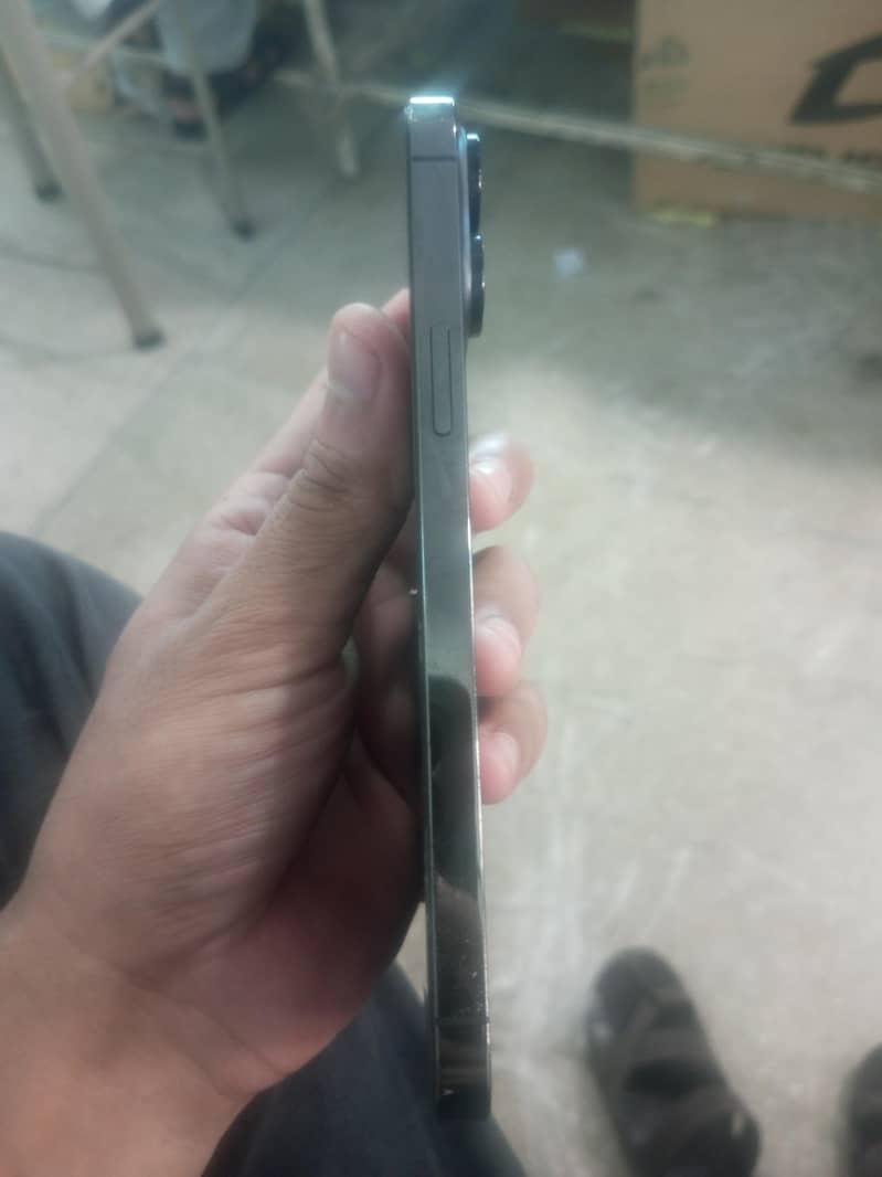 Apple iPhone 13 Pro 3
