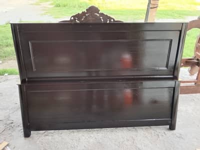 Queen size bed