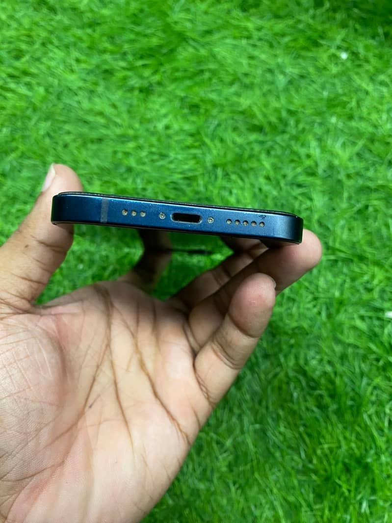 Apple iPhone 12 1