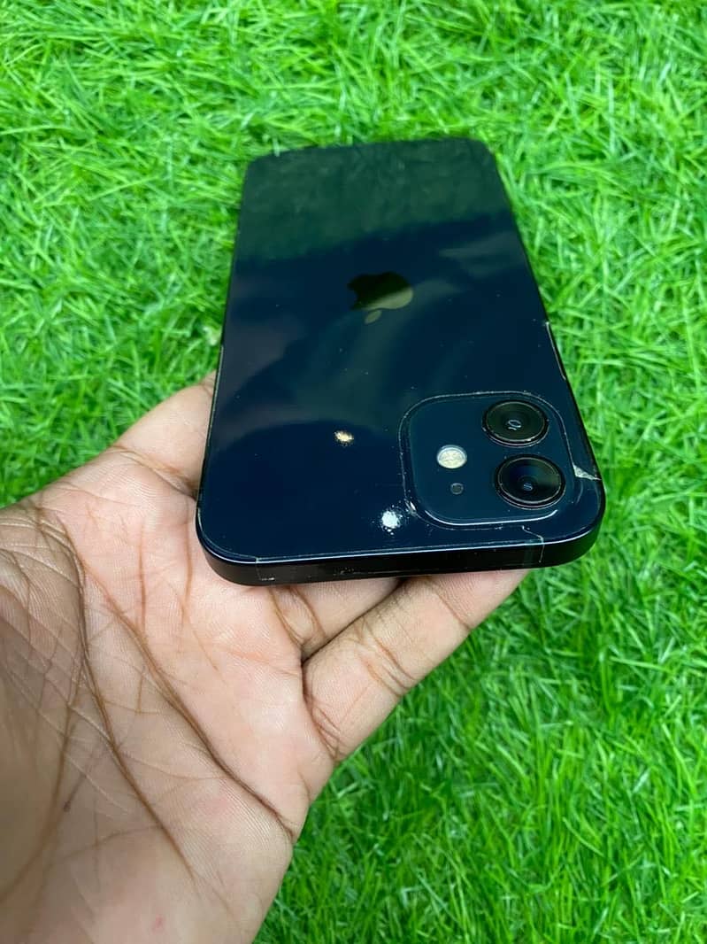 Apple iPhone 12 3