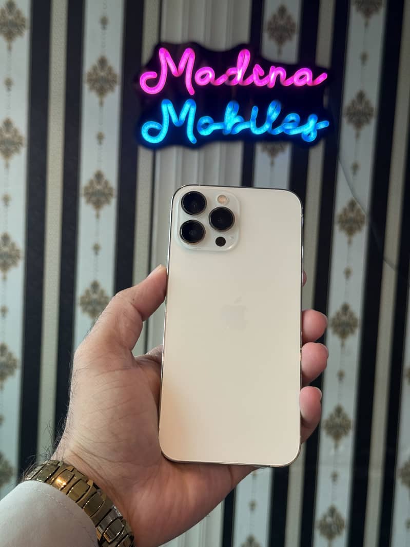 Apple iPhone 15 plus 9
