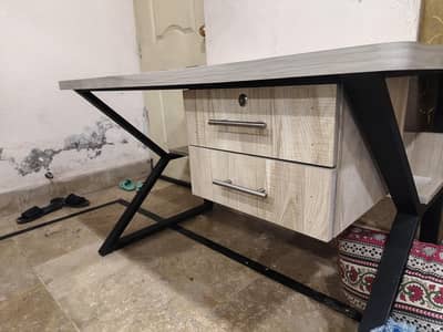 Table For Study and Laptop office using