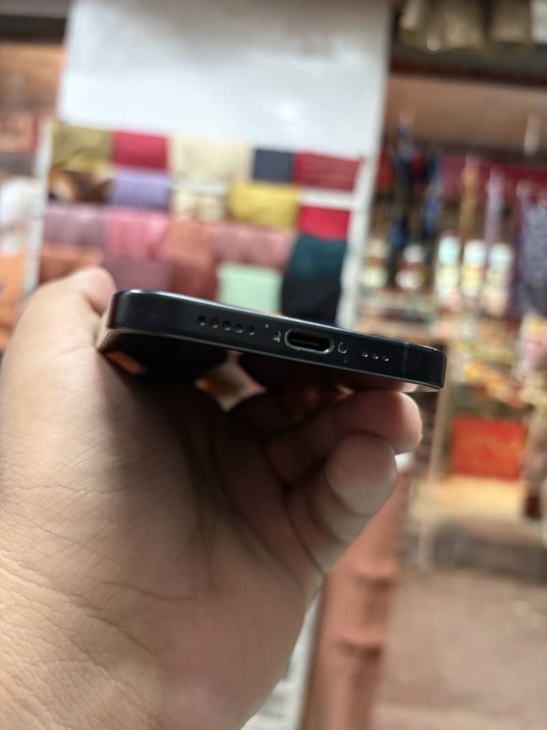 Apple iPhone 16 1