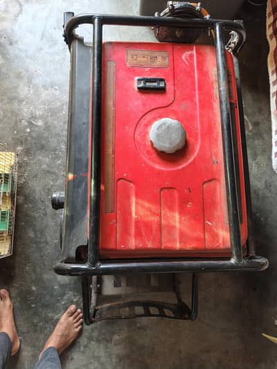 Sun Dynamac Generator, Model SA9500H-DXE, Made in Japan.