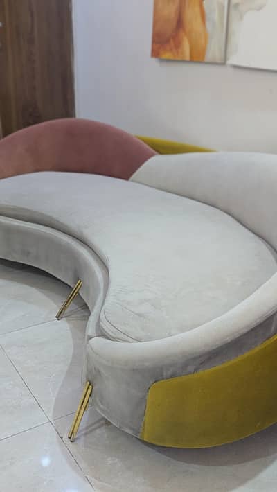 Aesthetic 3-Seater Curved Sofa – Beautiful 3-Color Design