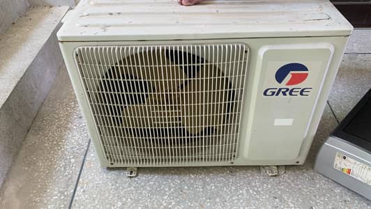 1.5 ton Gree G 10 DC inverter