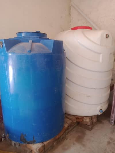 2 water tanki for sale