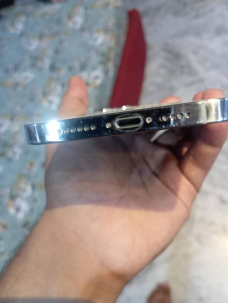 iPhone 12 pro max 3