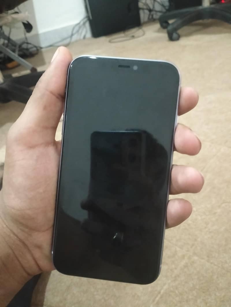 Apple iPhone 11 7