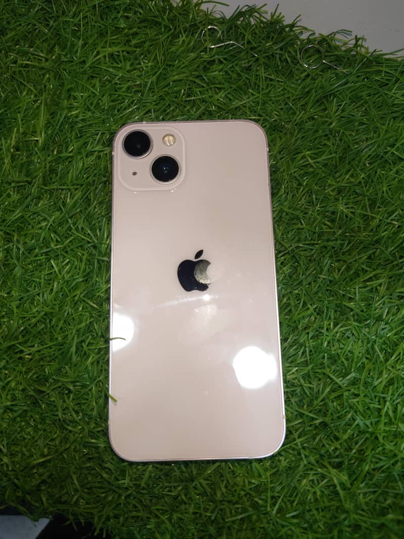 Apple iPhone 13 5