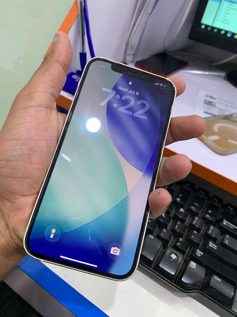 Apple iPhone 12 2