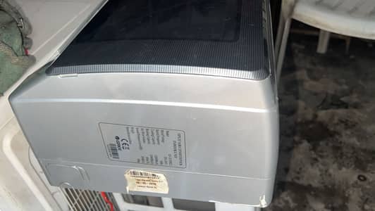 Gree AC for sale 10/9 condition gass stor total guniane
