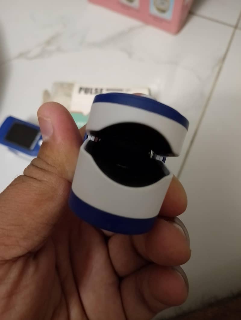 Pulse Oximeter 4