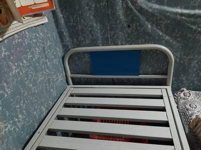 Patient bed