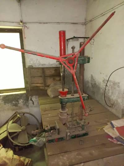 hand molding machine