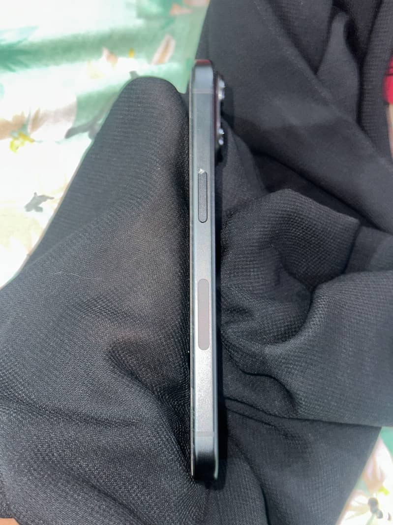 iPhone 15 5