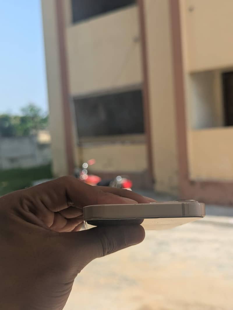 iphone 13 JV 3