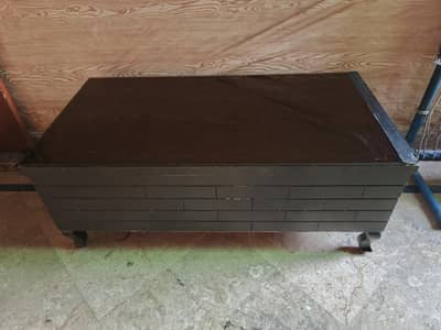 Elegant Center Table with Black Glass Top – 2×4 ft