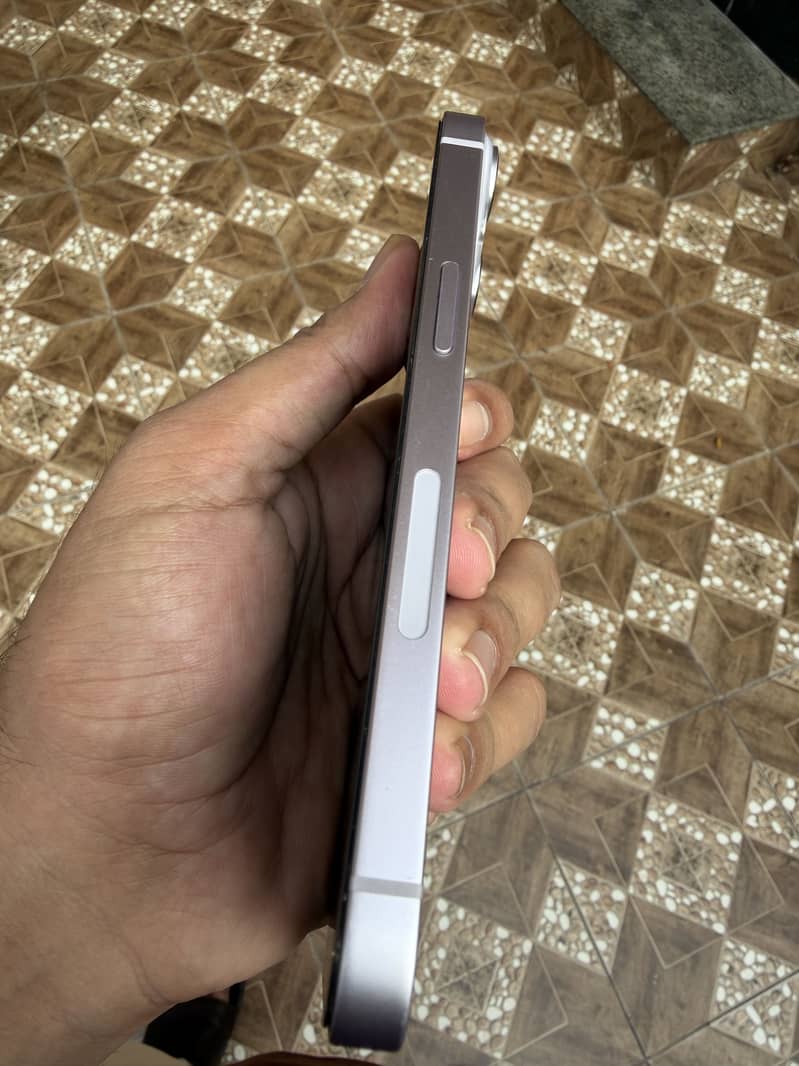 Apple iPhone 14 2
