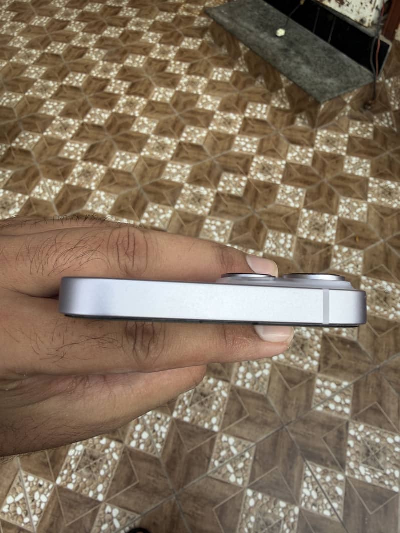Apple iPhone 14 5