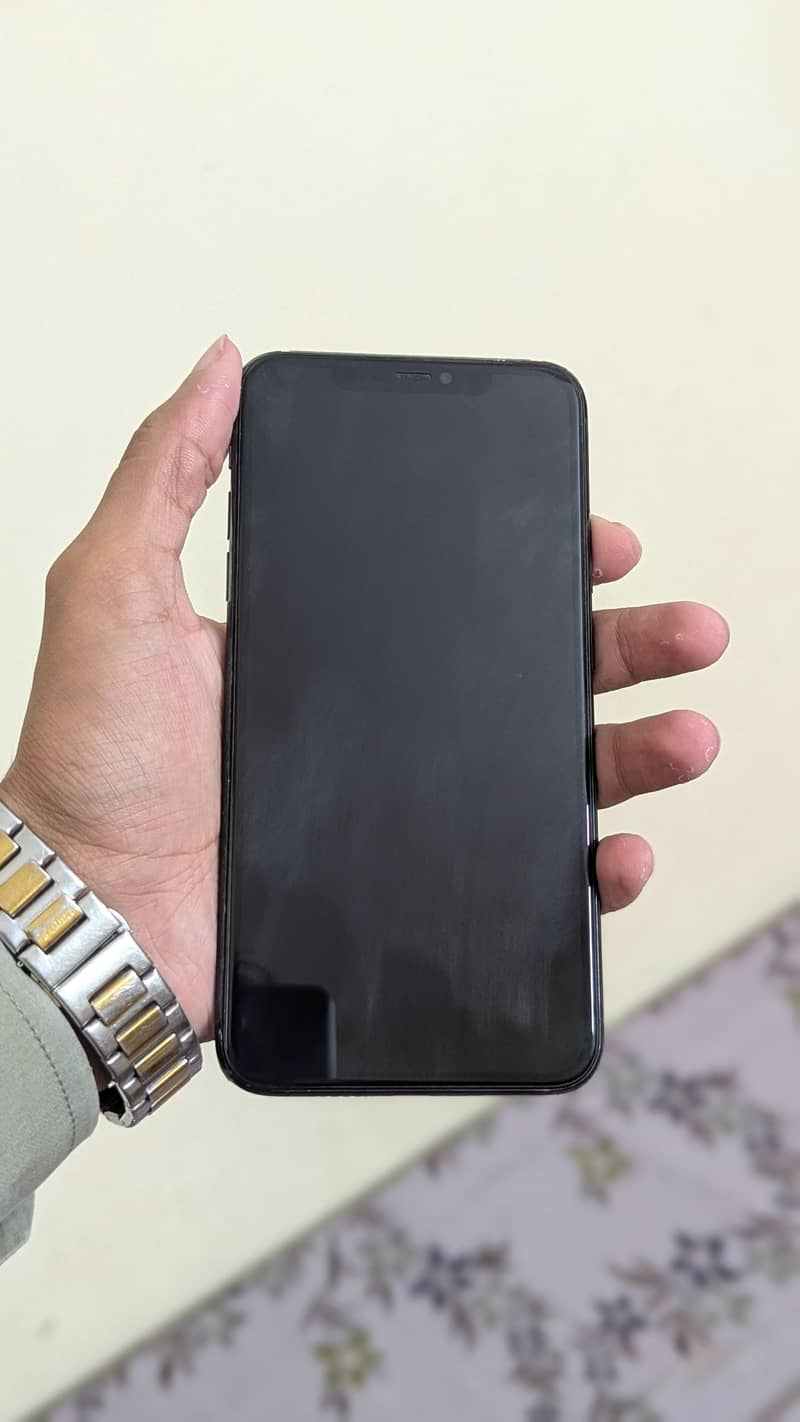 Apple iPhone 11 Pro Max 4
