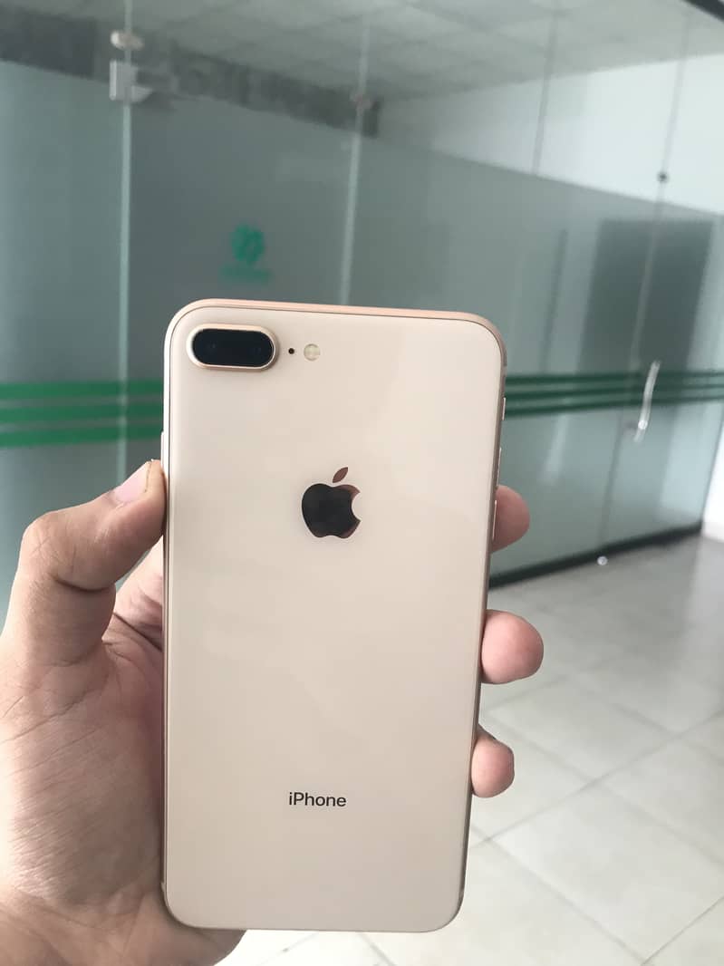 Apple iPhone 8 Plus 4