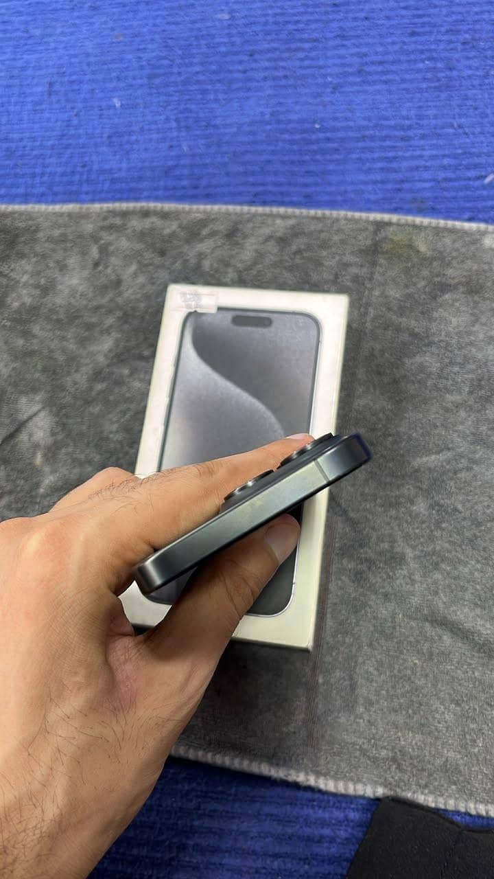 Apple iPhone 15 Pro 4