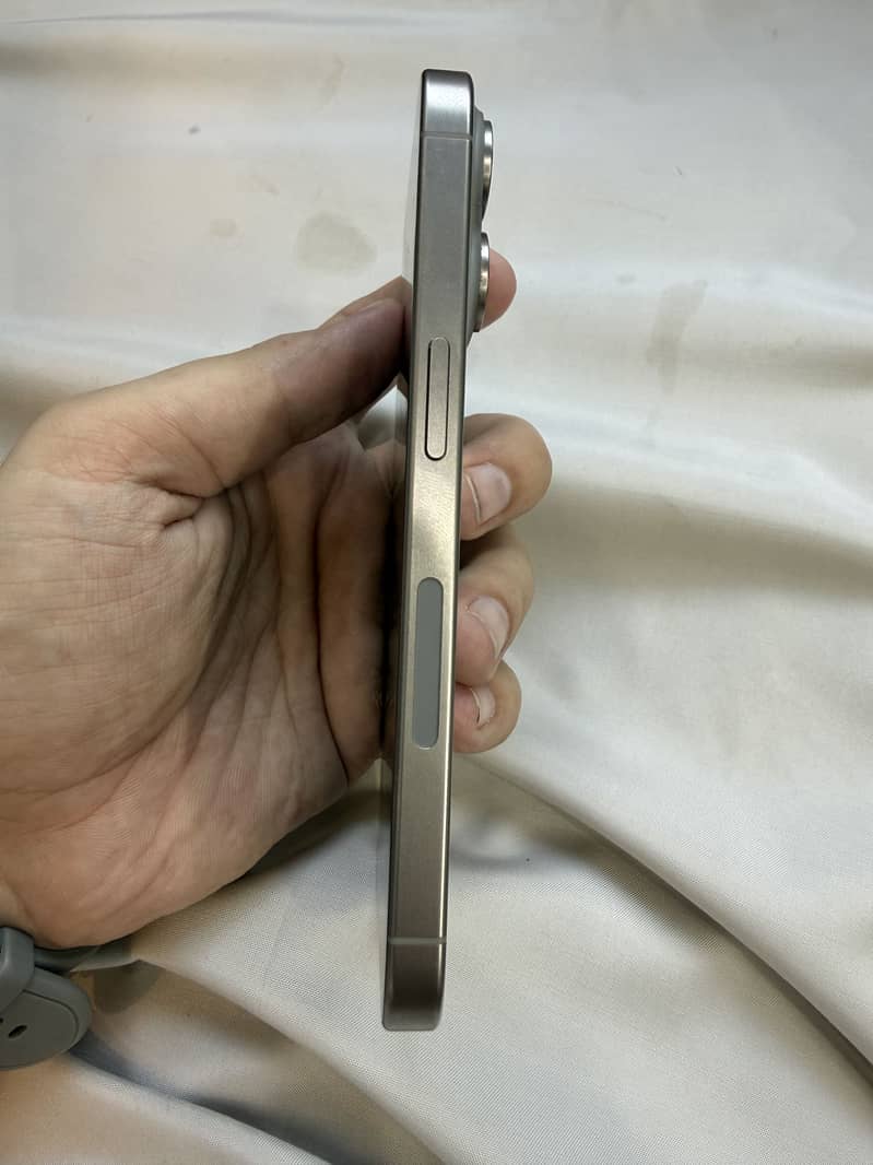 Apple iPhone 15 Pro SimLock- 2