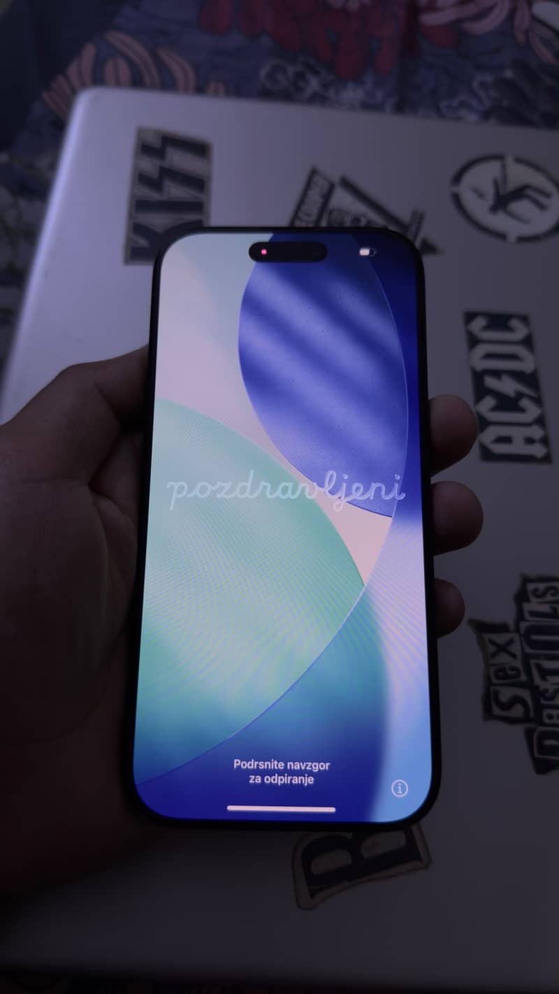 Apple iPhone 16 Pro 3