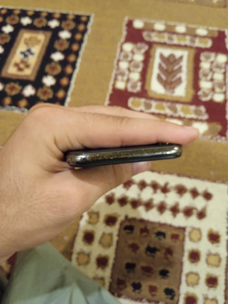 Apple iPhone X 3