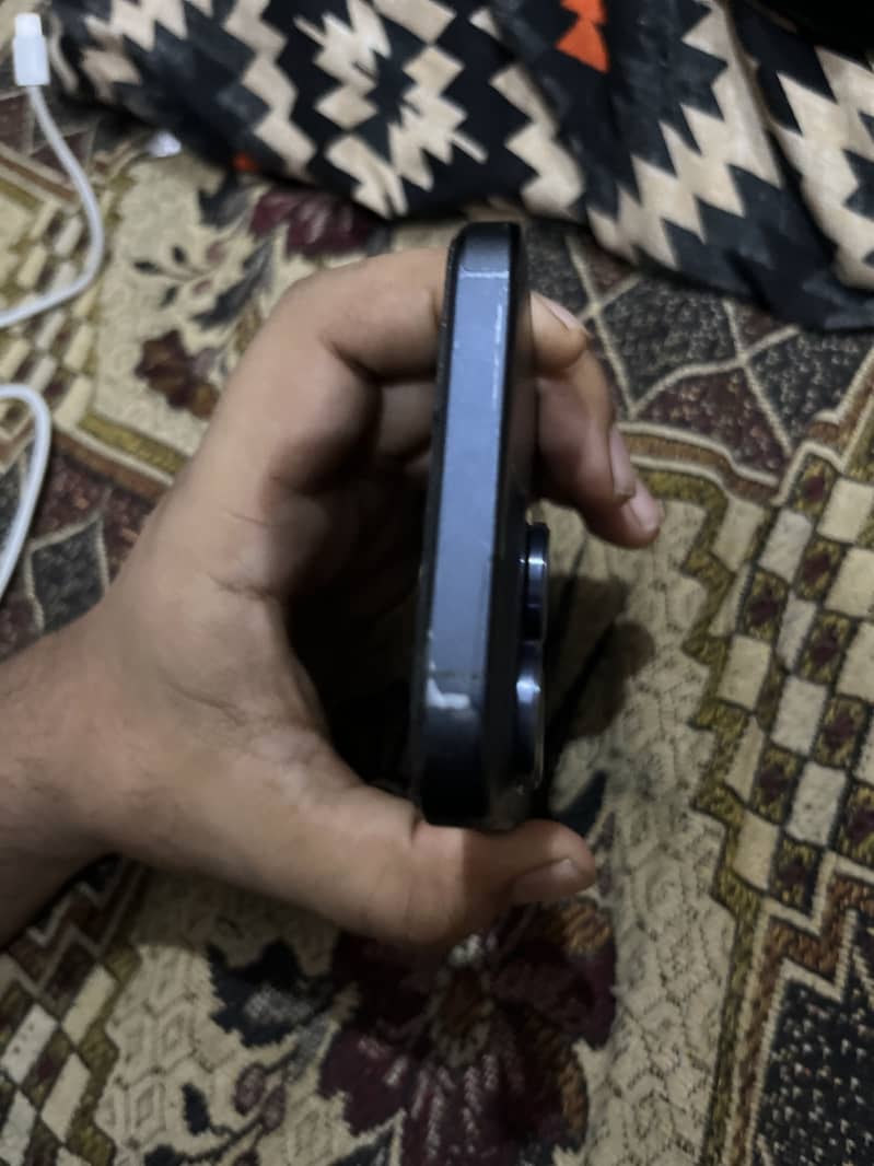 Apple iPhone 15 Pro Max 1