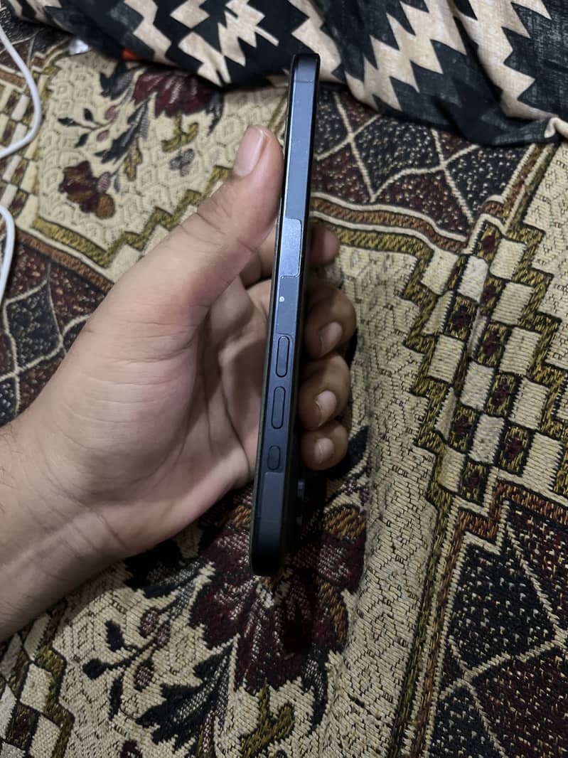 Apple iPhone 15 Pro Max 5