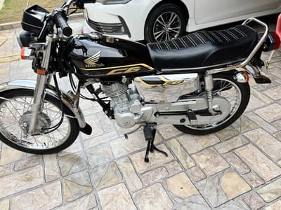Honda CG 125 special Edition black color
