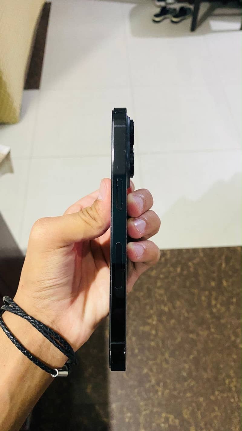 Apple iPhone 14 Pro 1