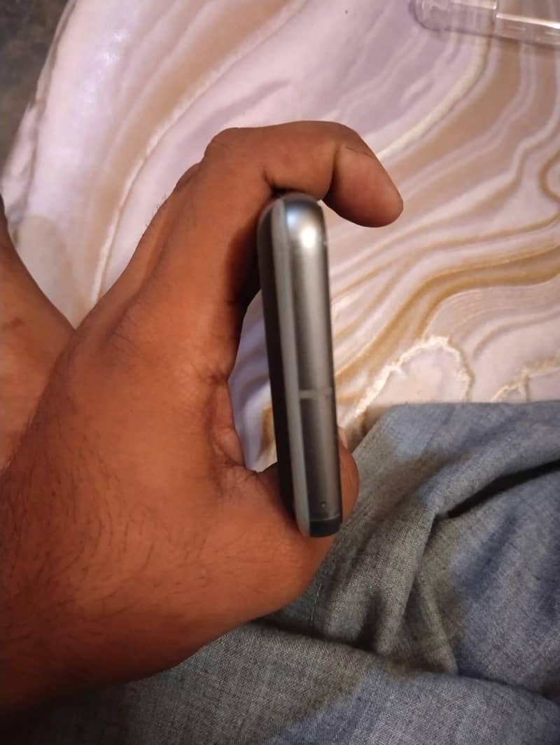 Google Pixel 8 2