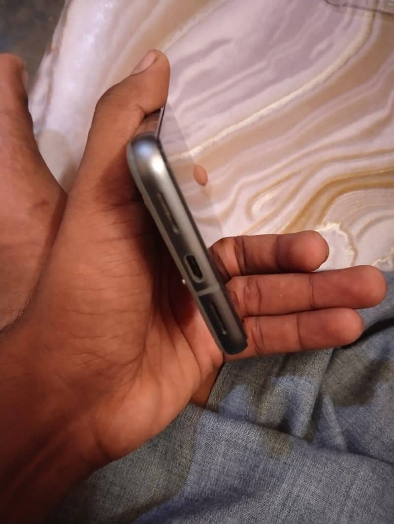 Google Pixel 8 5