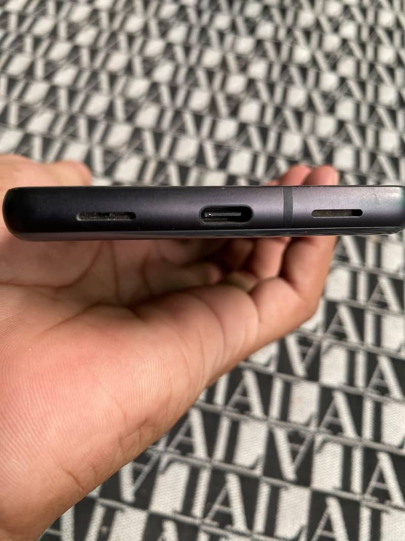 Google Pixel 7a 4