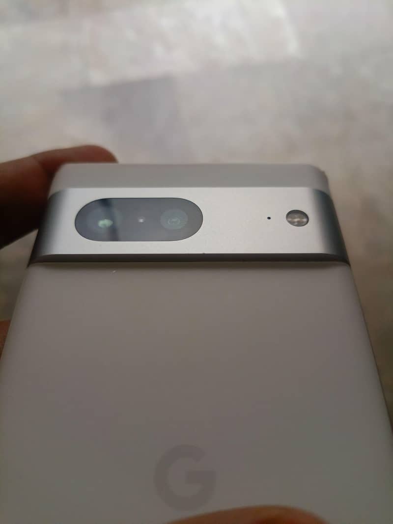 Google Pixel 7 4