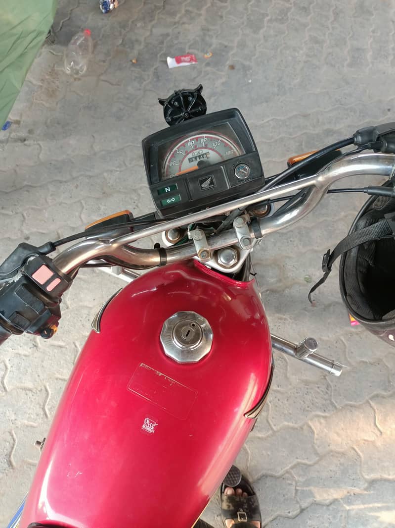 بلکہ صاف موٹر سائیکل ہے 3