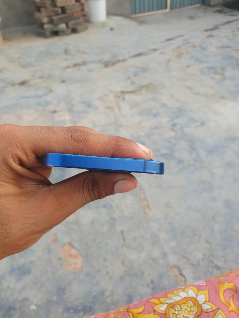 Apple iPhone 12 5