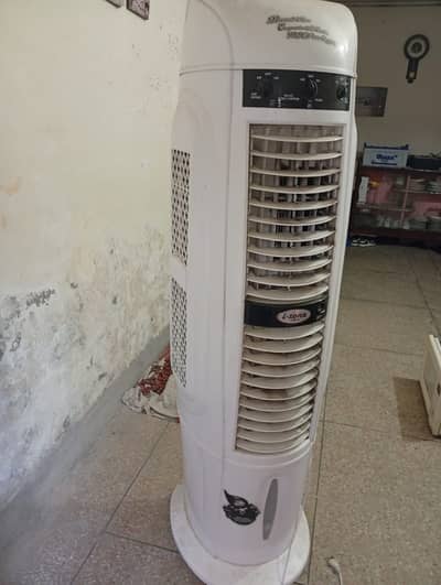 i-zone cooler for sale (only Whatsapp - 03134130932)