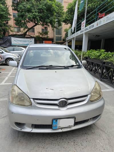 Toyota Platz 2005