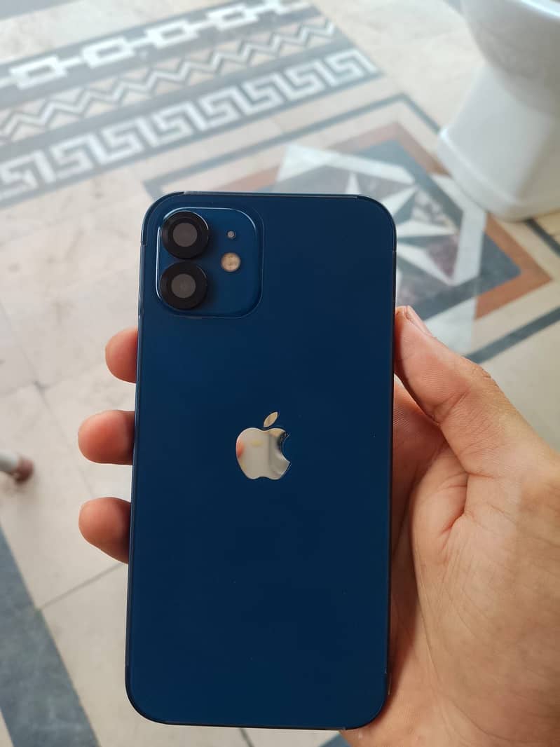Apple iPhone 12 4