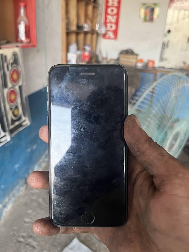 Apple iPhone 7 4