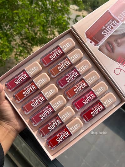 HUDAMOJI Hydrating Lip Gloss
