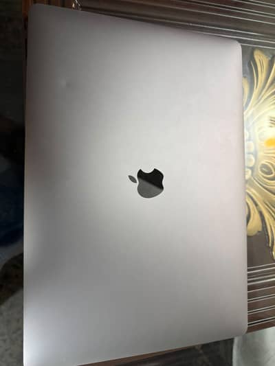 Mac Book Pro 2019 32GB Ram 4TB Rom Core i9