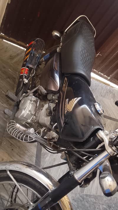 CG 125 Self Start Chrome Edition