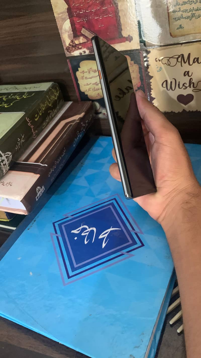 Tecno CAMON 40 Pro 1