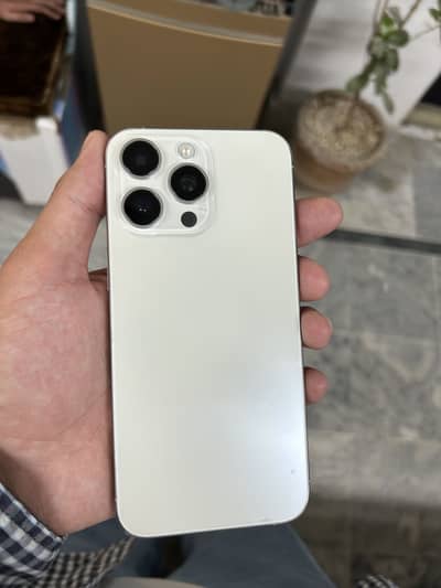 Apple iPhone 15 Pro Max panel back changed