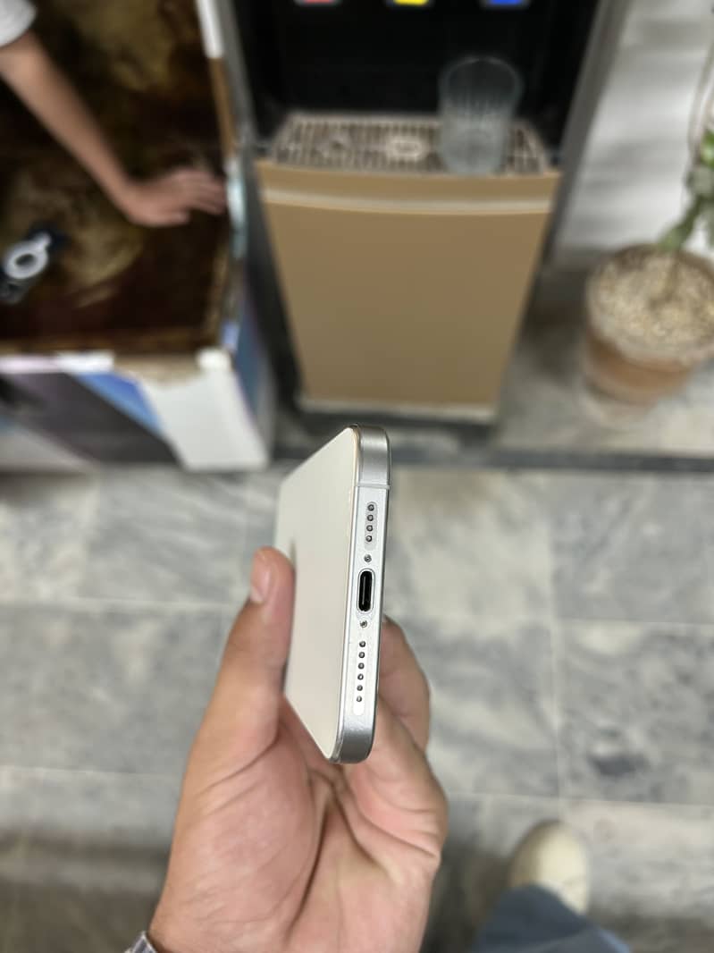Apple iPhone 15 Pro Max panel back changed 5